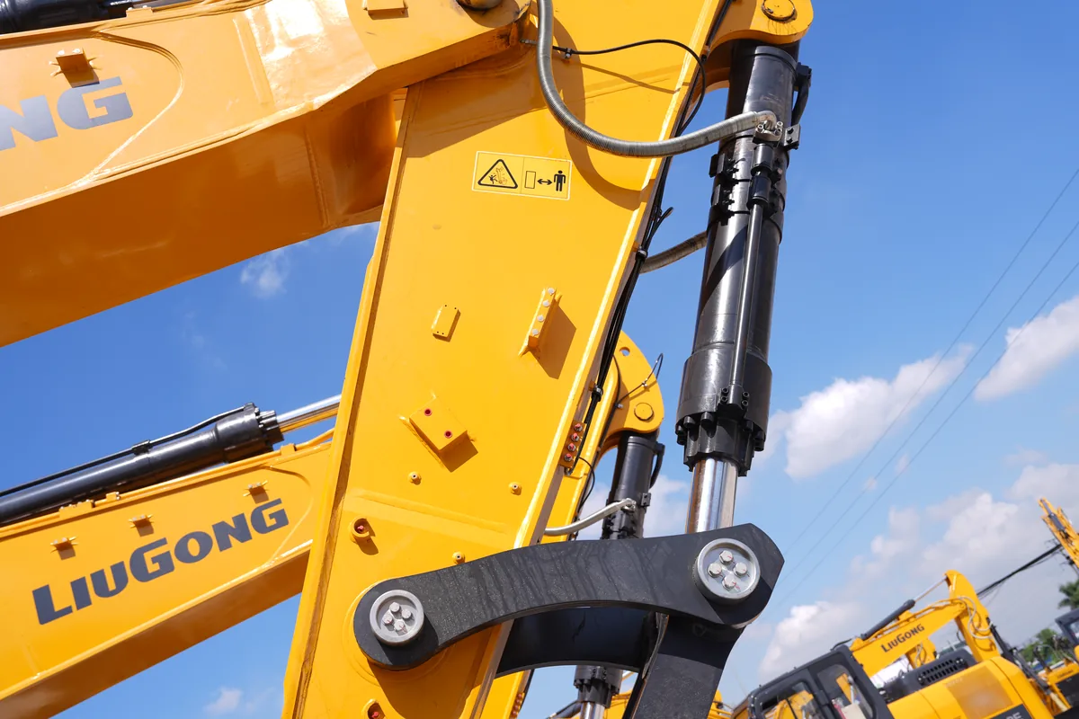 Trục cần máy LiuGong 975F