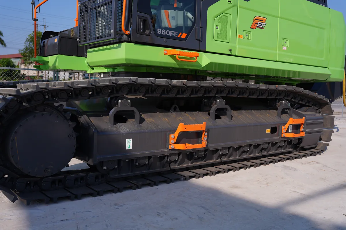 Gầm xích máy xúc đào điện LiuGong 960FE